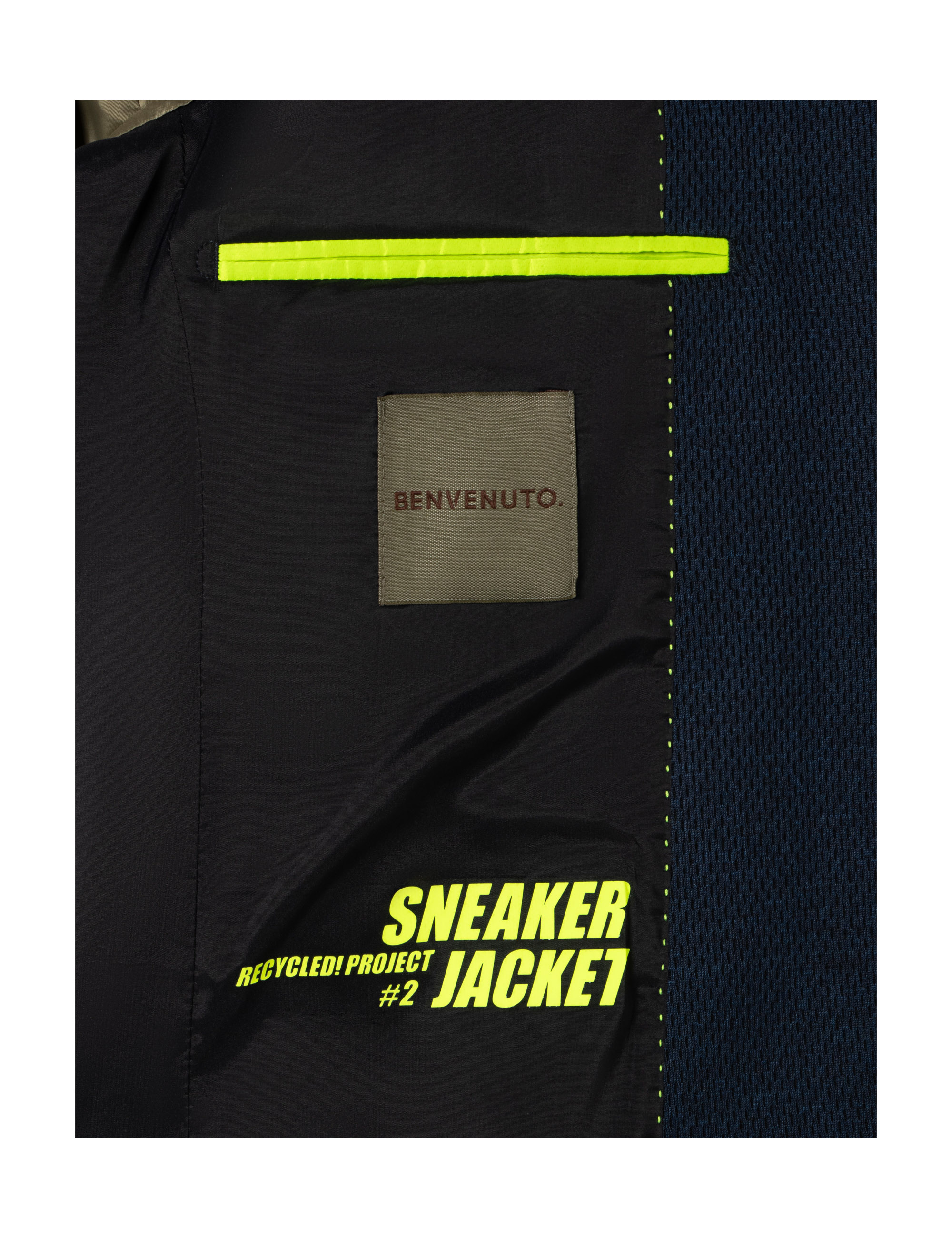 SNEAKER JACKET